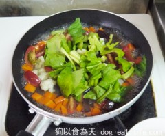 滑蛋鮮蔬佐牛肉