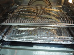 狗狗補充鈣質小點心『烤柳葉魚』