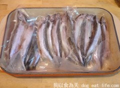 狗狗補充鈣質小點心『烤柳葉魚』